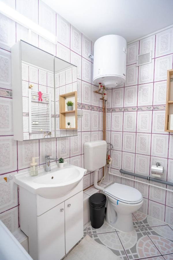 Serene 1Br Apartment With Workspace Bucureşti Ngoại thất bức ảnh