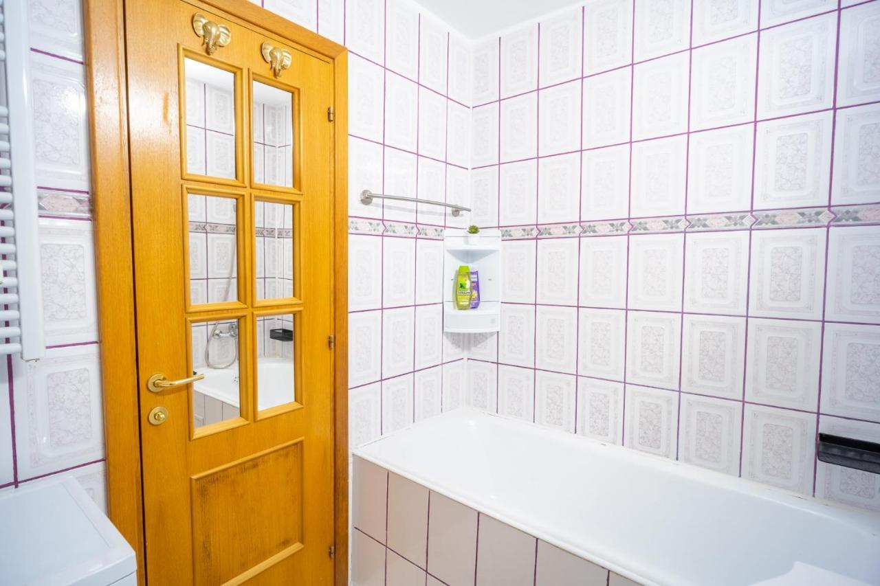 Serene 1Br Apartment With Workspace Bucureşti Ngoại thất bức ảnh